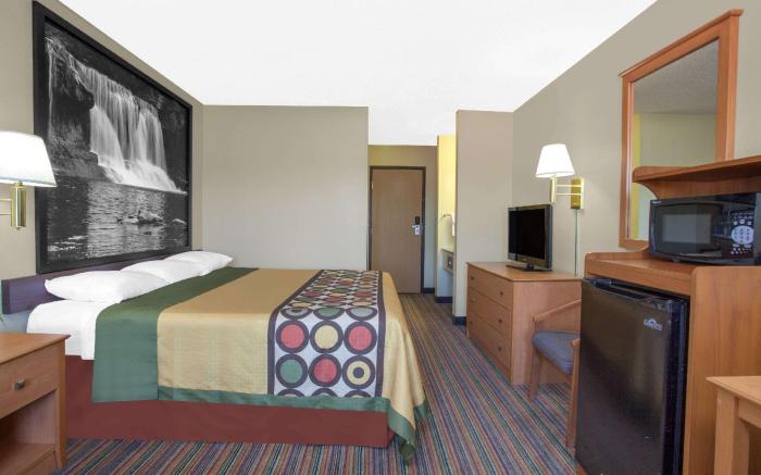 Super 8 By Wyndham Evansville East