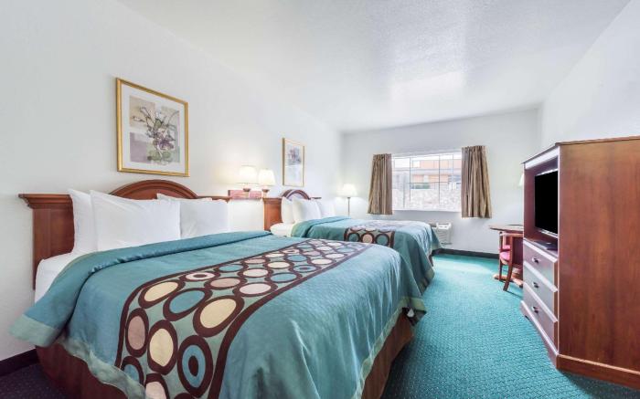 Super 8 By Wyndham Weatherford