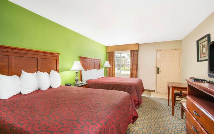Days Inn & Suites by Wyndham Wichita