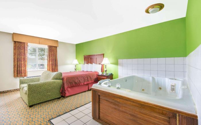 Days Inn & Suites by Wyndham Wichita