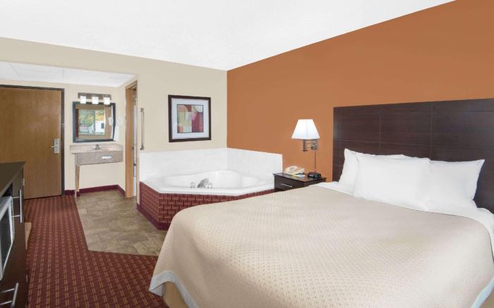 Days Inn by Wyndham Ames