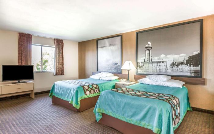 Super 8 By Wyndham Liverpool - Clay - Syracuse Area