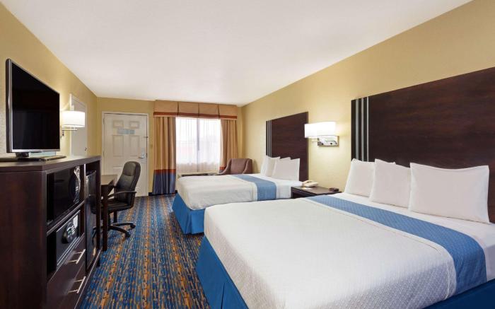 Days Inn by Wyndham Near Seaworld San Antonio 