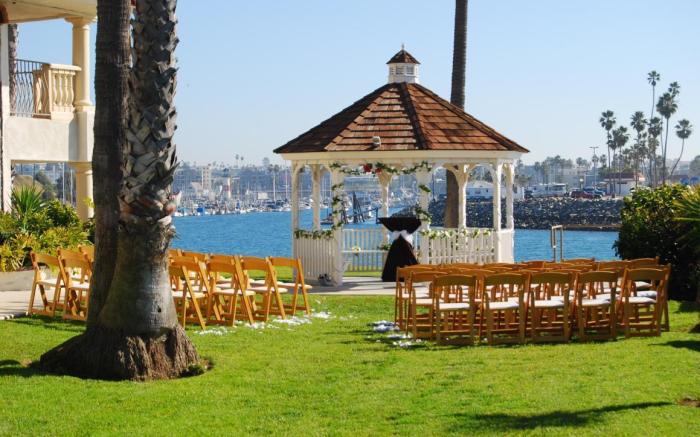 Oceanside Marina Suites - A Waterfront Hotel