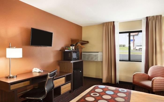 Super 8 By Wyndham Alton