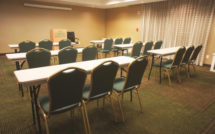 La Quinta Inn & Suites by Wyndham Ft. Lauderdale Airport