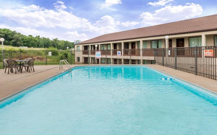 Days Inn by Wyndham Hannibal