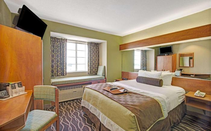 Super 8 by Wyndham San Antonio Downtown NE