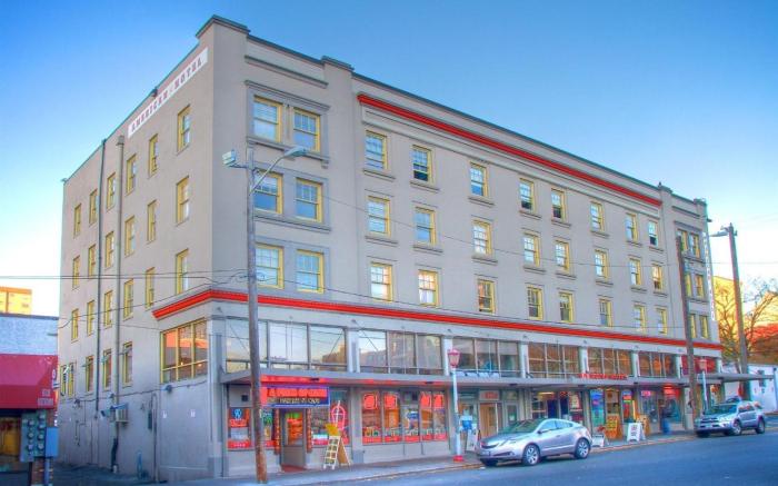 HI - Seattle at the American Hotel Hostel