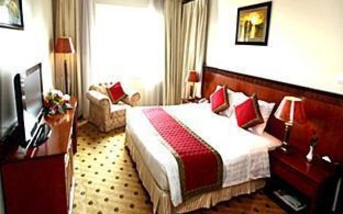 Sunny Hotel 1