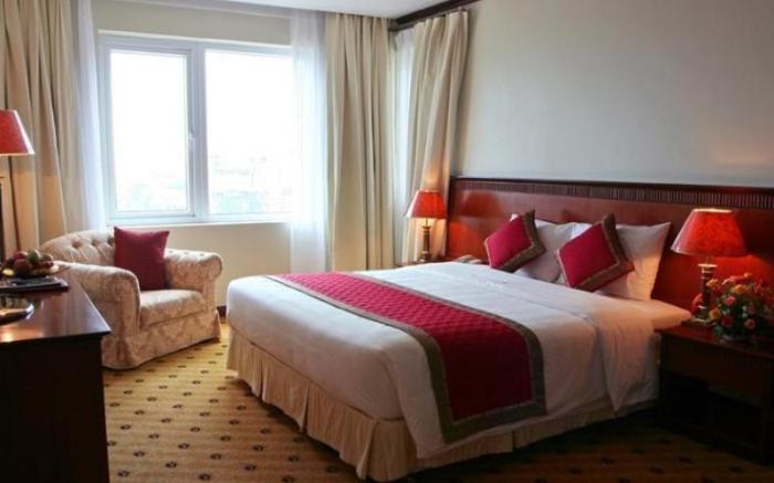 Sunny Hotel 1
