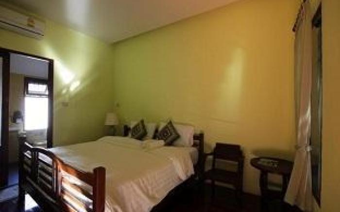 Baan Lapoon Hotel