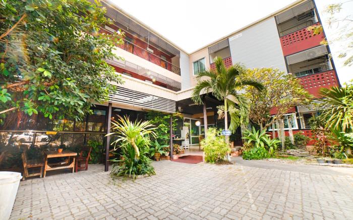 Pakdee House