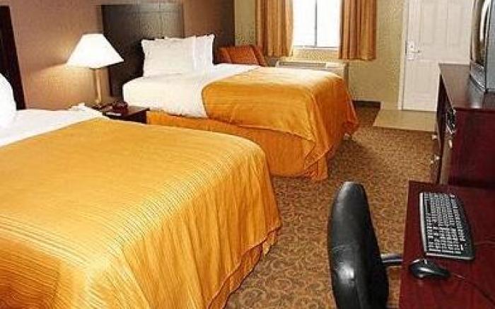 Quality Inn & Suites By the Parks