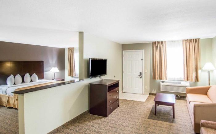 Quality Inn & Suites By the Parks