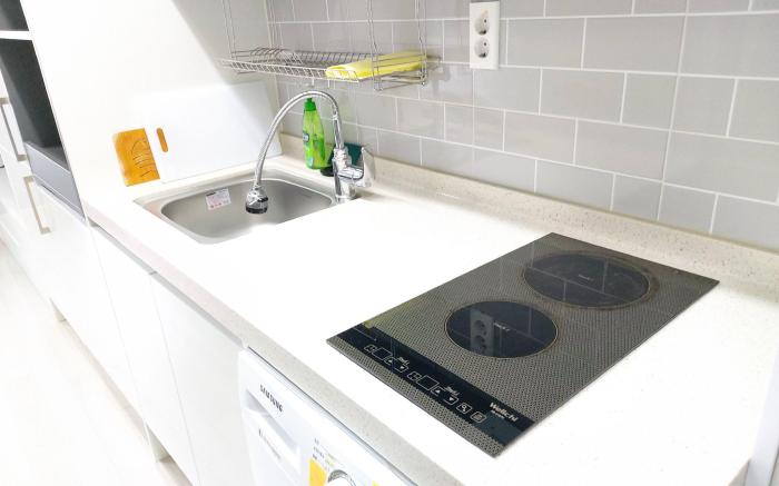 Arapalace No602(2bed)-공항인근,오션시티뷰,동문시장 10분,취사/세탁가능