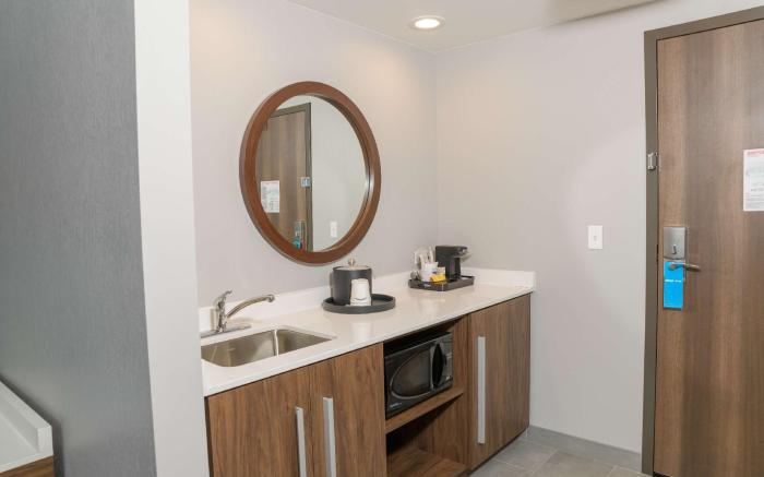 Hampton Inn & Suites Erie/Bayfront