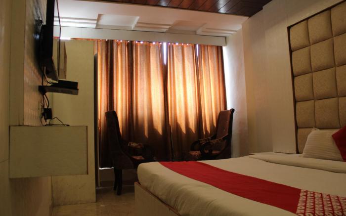 hotel the first