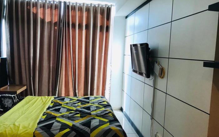 Romantic City View Treepark Apartement by Echa