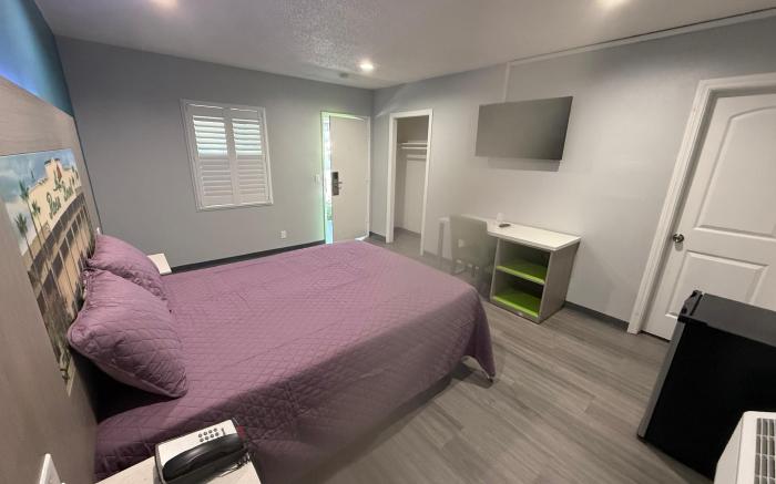 Hi-Way Host Motel