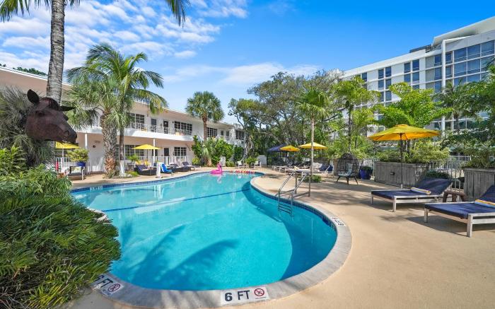 Tradewinds Apartment and Hotel