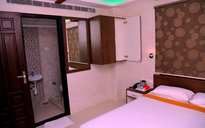 Sri Maharaja Residency
