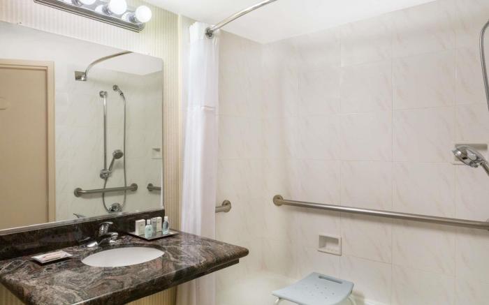 Wyndham Visalia