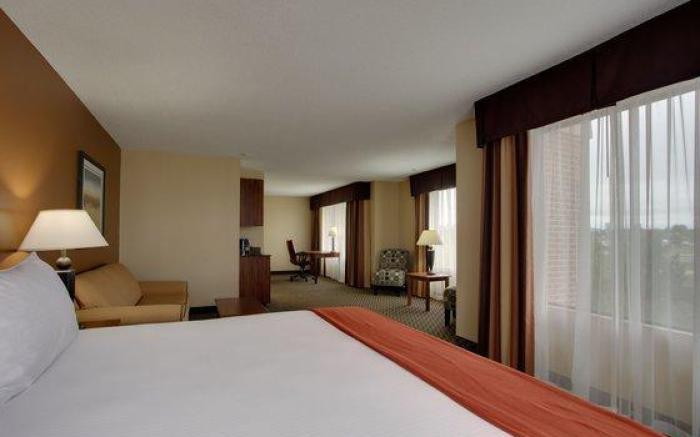 Holiday Inn Express Hotel & Suites Columbia-I-20 at Clemson Road By IHG