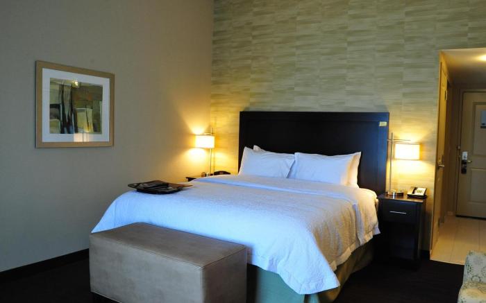 Hampton Inn & Suites Robbinsville