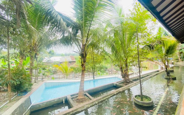 Hotel dan Gazebo Syariah Pinggir Kali Prigen RedPartner