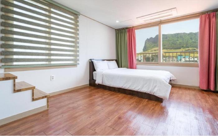 Seogwipo Seongsanposarang Pension