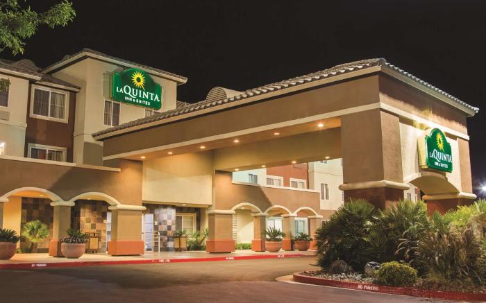 La Quinta Inn & Suites by Wyndham Las Vegas Red Rock