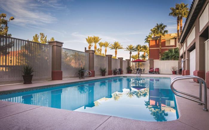 La Quinta Inn & Suites by Wyndham Las Vegas Red Rock