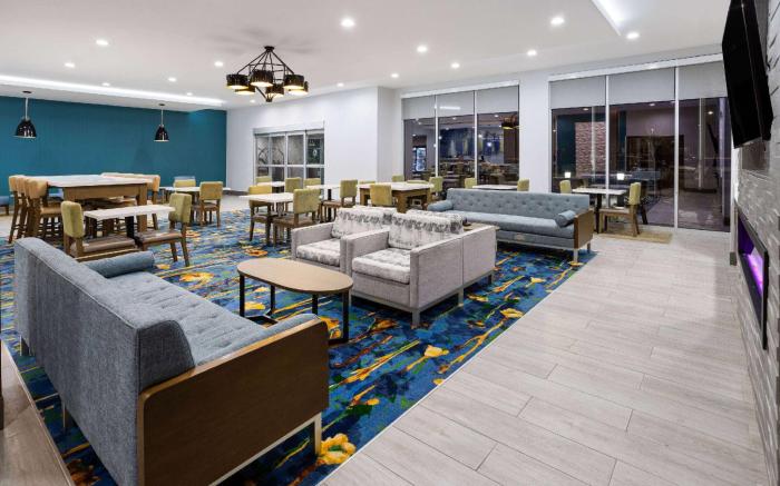 La Quinta Inn & Suites by Wyndham Locust Grove