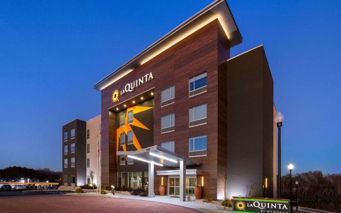 La Quinta Inn & Suites by Wyndham Locust Grove