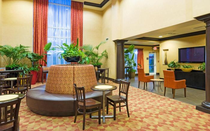 Holiday Inn Express Hotel & Suites Columbia-Fort Jackson By IHG