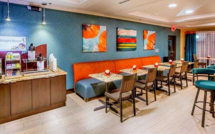 Holiday Inn Express Wichita South By IHG