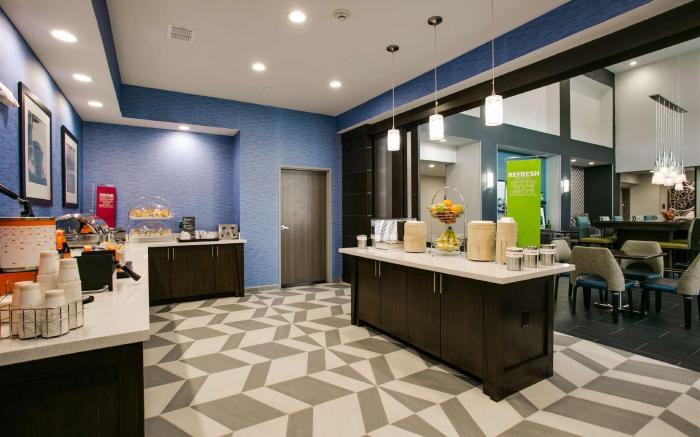 Hampton Inn & Suites Dallas/Ft. Worth Airport South
