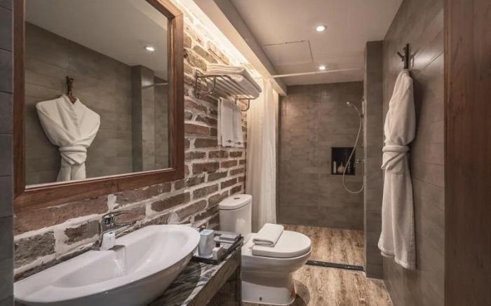 Shanshuijian Wei Hotel