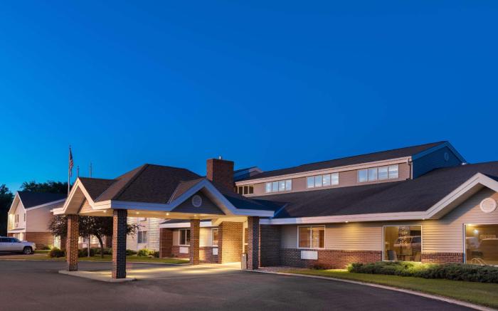 SureStay Plus Hotel by Best Western Litchfield