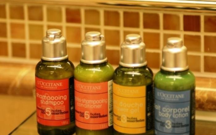 OKINAWA KARIYUSHI RESORT EXES ONNA