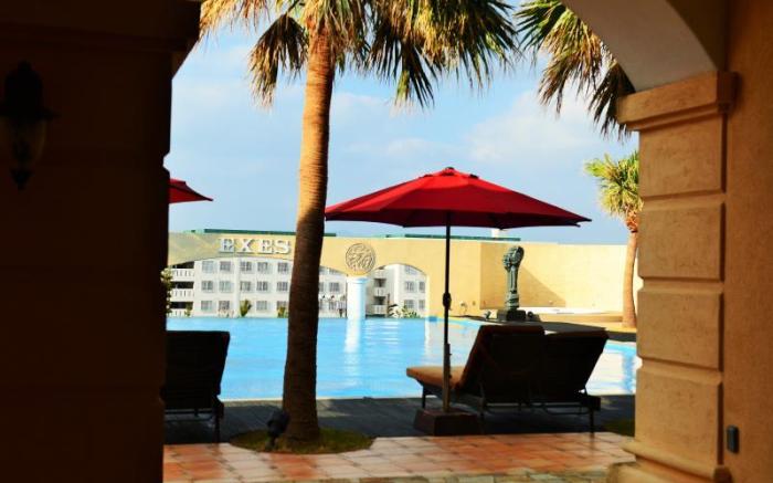 OKINAWA KARIYUSHI RESORT EXES ONNA