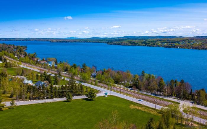 Au Sommet du Lac Magog