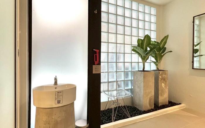 Chatel Samyan - Self check-in