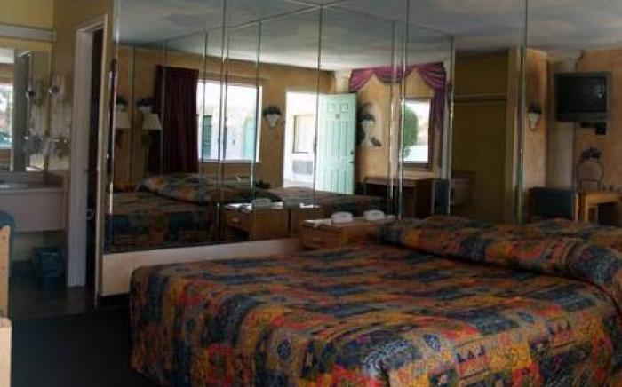 River Inn Motel