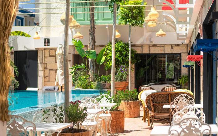 TNR  Otel  & Spa