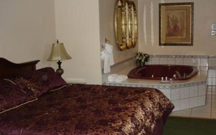 Colonie Inn and Suites