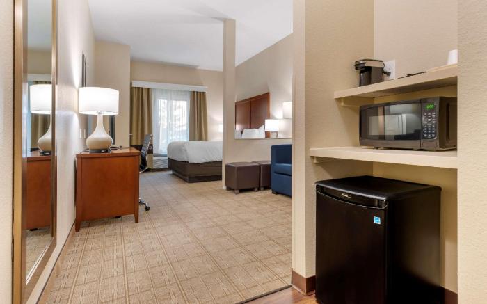 Comfort Inn & Suites
