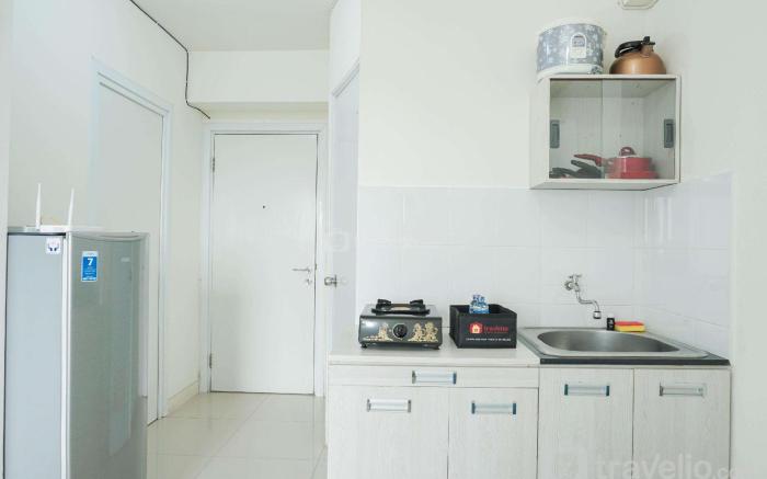 Cozy and Simply 1BR Green Pramuka By Travelio