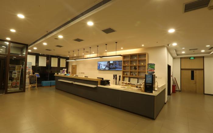 Hanting Hotel Tangshan Leting Jingtanggang Bus Station